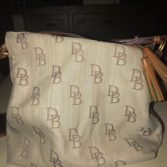 Dooney and Bourke shoulder bag - Picture 2 of 4